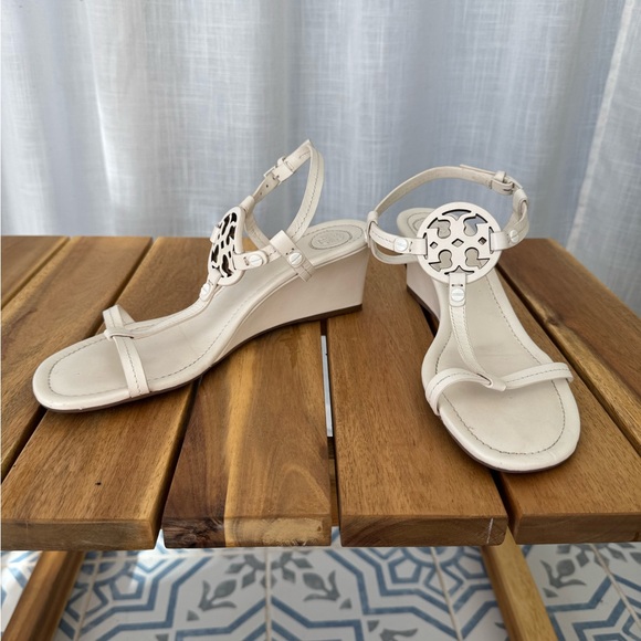 Tory Burch Miller White Wedge Sandals T-Strap Logo Medallion Leather